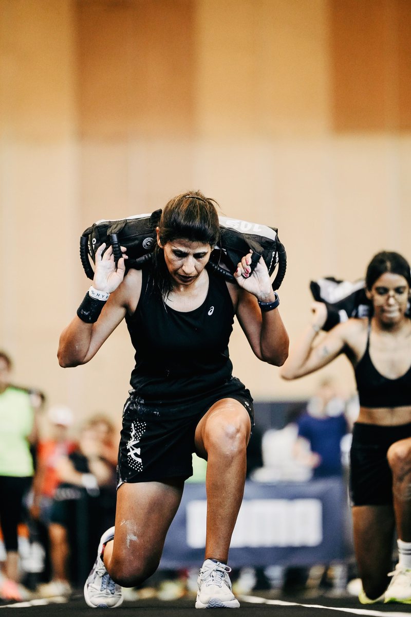 Mihika on sandbag lunges &mdash; HYROX Delhi